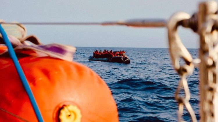 Lampedusa, naufrágio dramático: pelo menos vinte vítimas