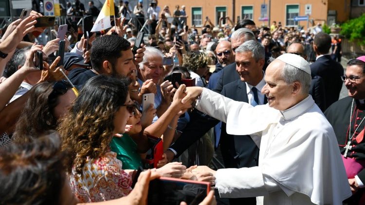 Papa volta a Albano para missa com a comunidade e almoço com os pobres Papa volta a Albano para missa com a comunidade e almoço com os pobres