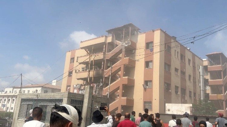 Gaza, mais 5 jornalistas mortos em um ataque ao hospital Nasser Gaza, mais 5 jornalistas mortos em um ataque ao hospital Nasser