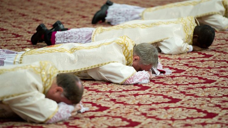 Antonio Cardoso na Canção e a Prece: “Uma canção sacerdotal” Antonio Cardoso na Canção e a Prece: “Uma canção sacerdotal”