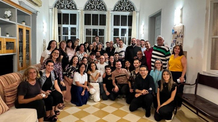 Testemunhos dos  fiéis que permaneceram na Terra Santa: unidos aos de Roma para pedir a paz