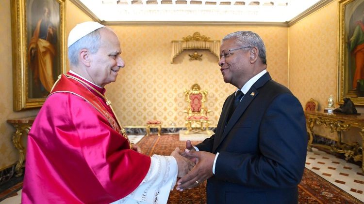Leão XIV recebe em audiência presidente da República de Seychelles Leão XIV recebe em audiência presidente da República de Seychelles