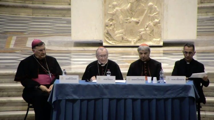 Parolin: a liturgia, “lugar” de proximidade, esperança, sinal de paz