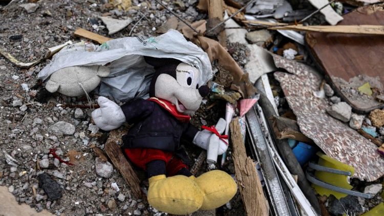 Drone russo mata casal e dois filhos  pequenos na região de Sumy