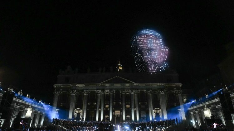 “Grace for the World”, música e espetáculo de drones iluminam a Praça São Pedro
