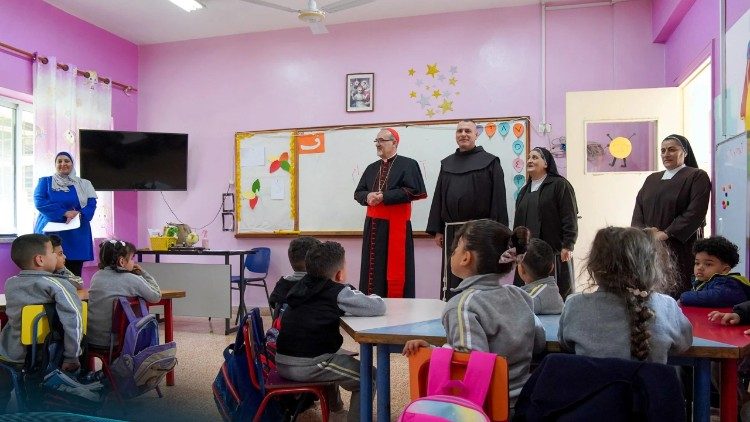 Terra Santa: dívidas das famílias com as escolas do patriarcado são perdoadas