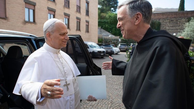 Papa aos agostinianos: o amor é o centro de tudo; não apagar o espírito missionário