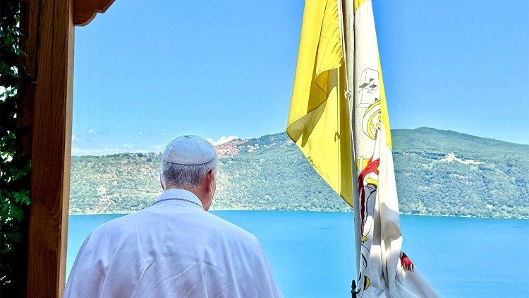 O Papa retorna a Castel Gandolfo por menos de um dia O Papa retorna a Castel Gandolfo por menos de um dia