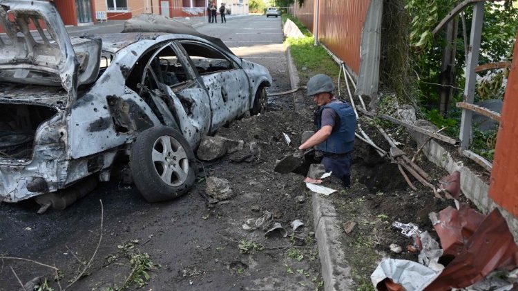 Mais de 300 civis foram mortos por bombas de dispersão em 2024
