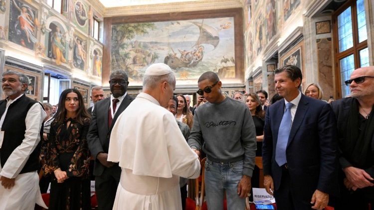 Papa: não somos filhos únicos nem sócios, a fraternidade é a resposta à indiferença