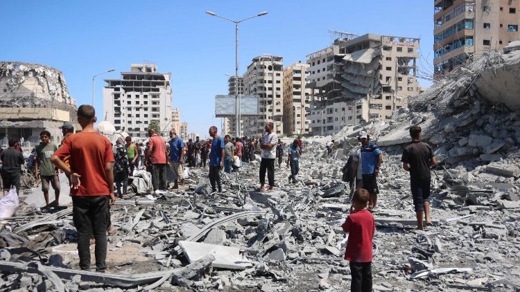 Parolin: da Europa ao Oriente Médio, há o risco de uma escalada sem fim