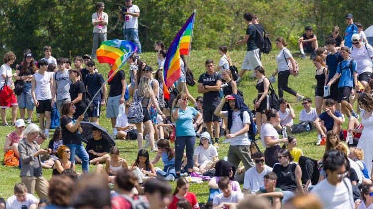 Santa Sé: é necessário formar os jovens para o respeito pela dignidade humana Santa Sé: é necessário formar os jovens para o respeito pela dignidade humana