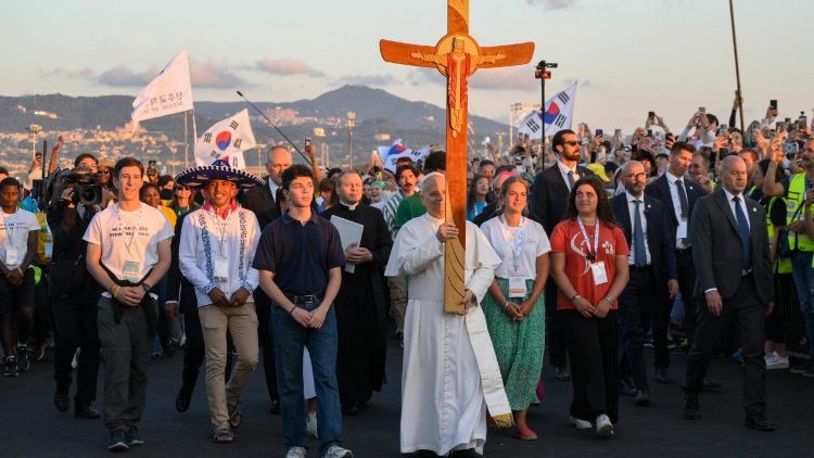 Papa aos jovens: não sigam quem usa a fé para dividir, escutem a voz de Deus