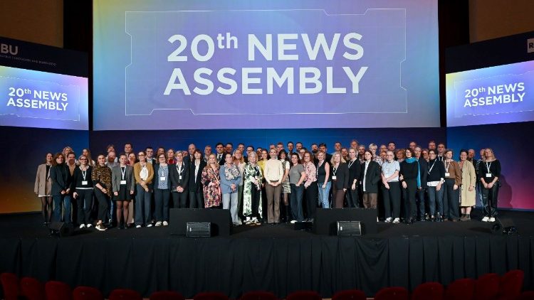Encontro destaca papel informativo da RV durante a mudança de pontificado