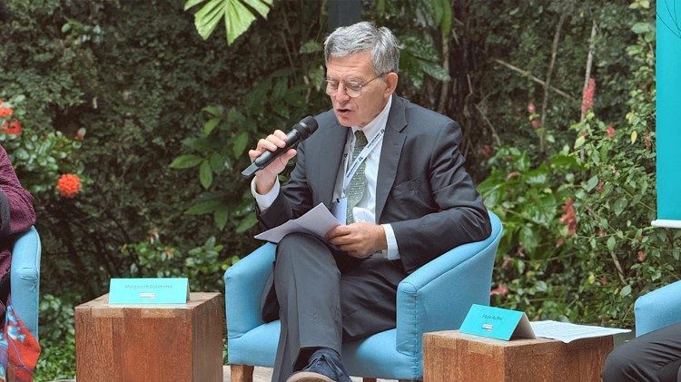 De IA à solidão digital: Paolo Ruffini reflete comunicação em seminário no Rio