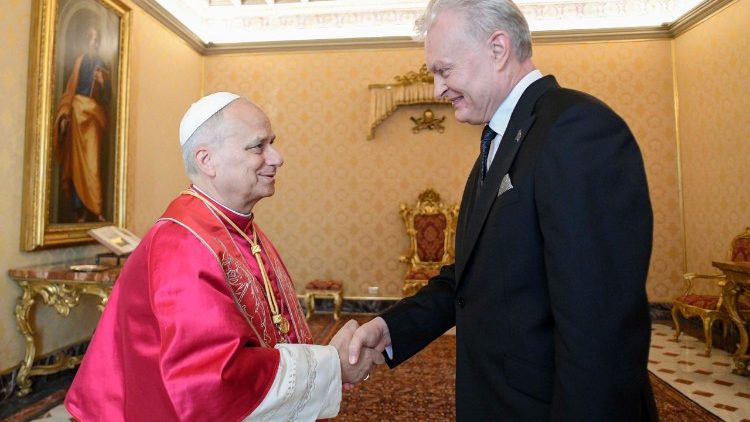 Papa Leão XIV recebe Presidente da Lituânia no Vaticano