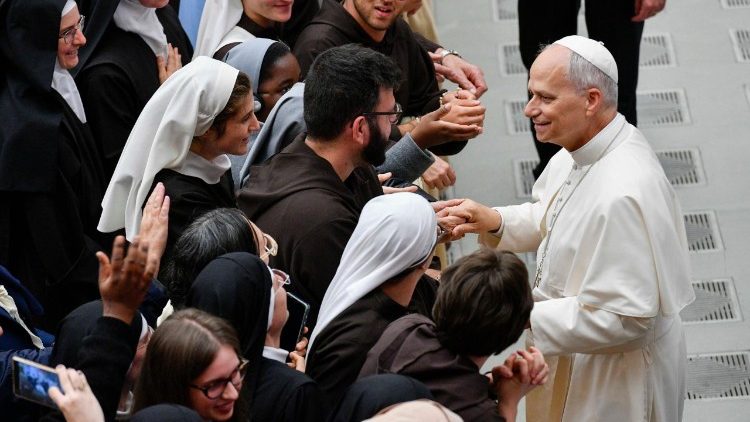 Papa aos consagrados: sejam “especialistas em sinodalidade”!