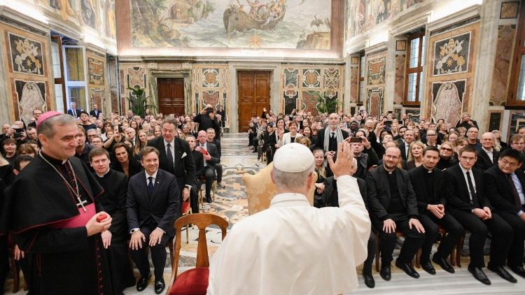 Papa: a guerra ainda fere a Europa, rezemos pela paz
