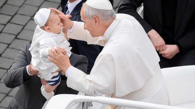 Papa: Jesus Ressuscitado cura a tristeza que paralisa o coração