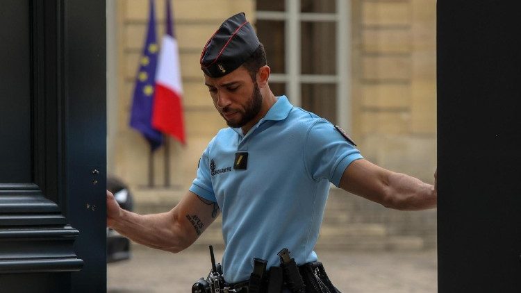 França: a renúncia de Lecornu e a crise de um sistema