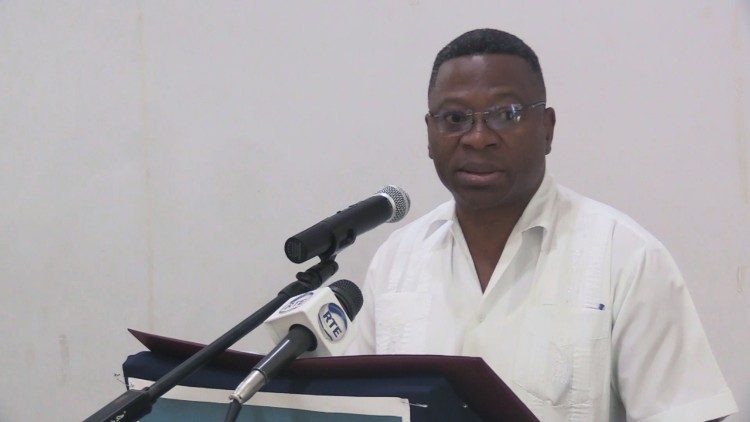 33 anos depois de Roma: Padre Abel Sicanso apela à construção diária da paz