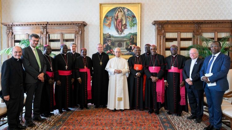 Papa: possibilitar uma educação católica de qualidade na África