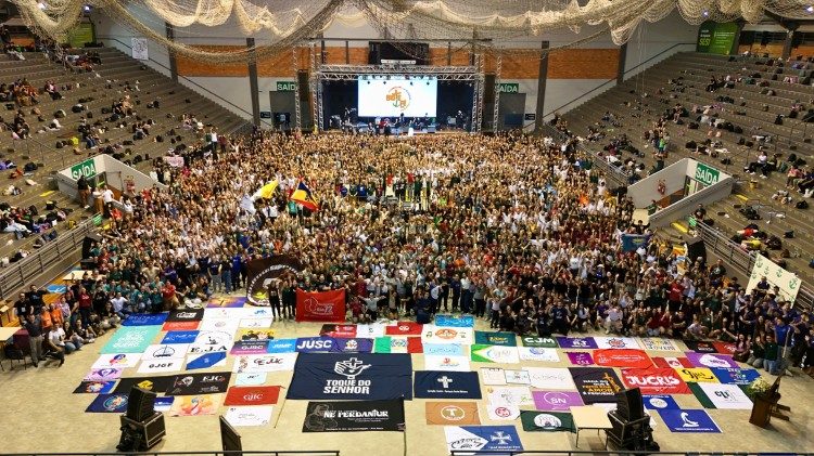 Igreja no Rio Grande do Sul reúne 4 mil jovens no Bote Fé
