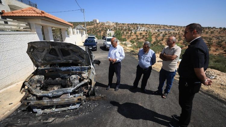 Ataques de colonos na Cisjordânia: alimentamos a esperança, afirma pároco
