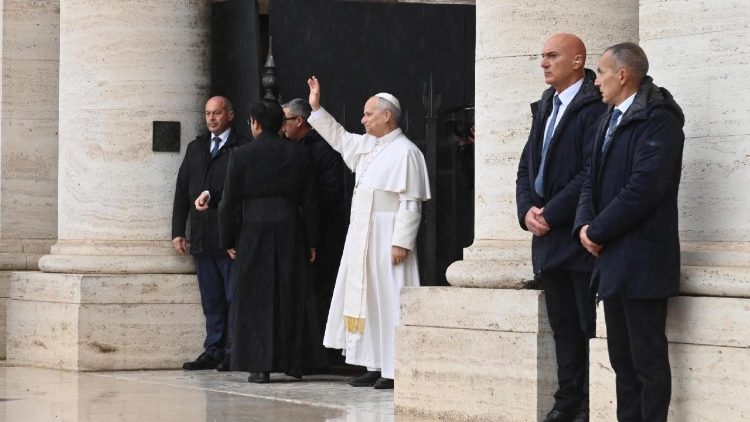 Os bispos e o povo em caminho com Leão em Assis: um “Papa de todos”