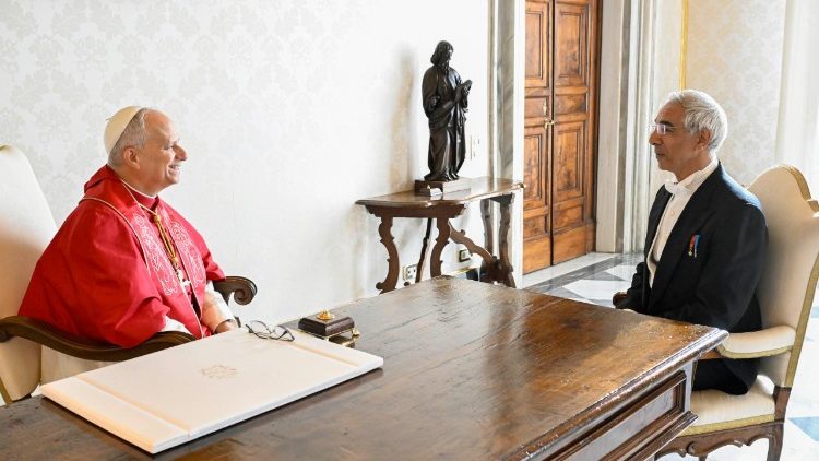 Papa e embaixador do Líbano junto à Santa Sé em mês de viagem apostólica ao país
