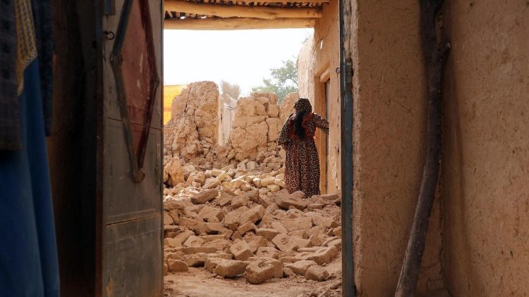 Terremoto de magnitude 6.3 deixa mortos e feridos no Afeganistão