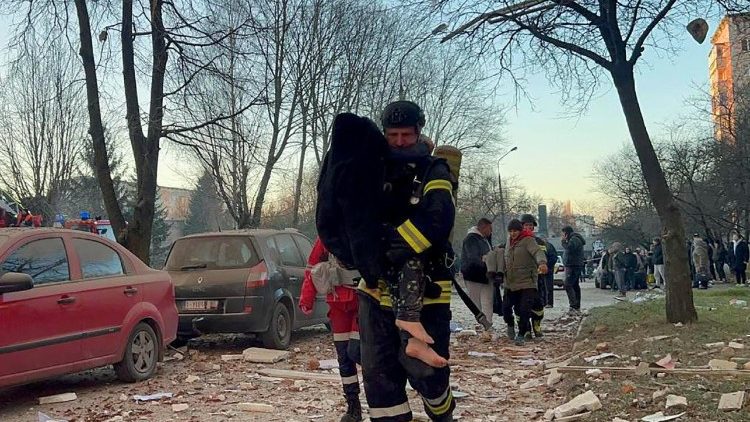 Após ataque russo contra civis, bispo de Ternopil pede a oração de todos