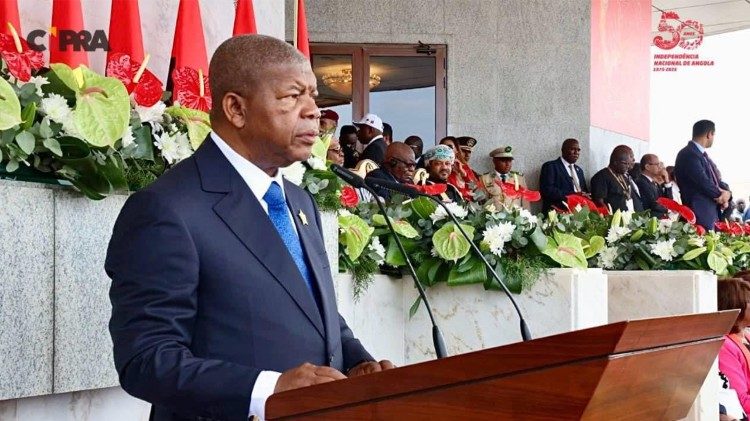 Angola: Cidadãos descrevem conquistas dos anos da Independência