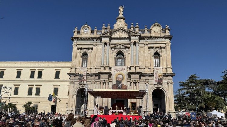 Parolin em Pompeia: cidade de esperança, oração e misericórdia