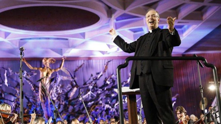 “Concerto com os Pobres” no Vaticano com maestro Frisina e Michael Bublé