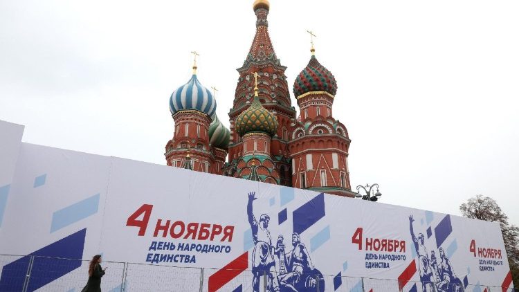 A utopia da união dos ‘povos minoritários’ no ‘pai’ russo