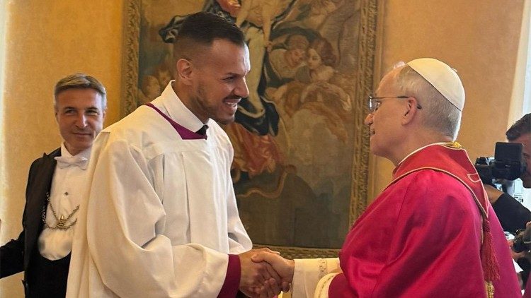 Do Brasil à Capela Sistina: uma voz que carrega a força do testemunho da adoção