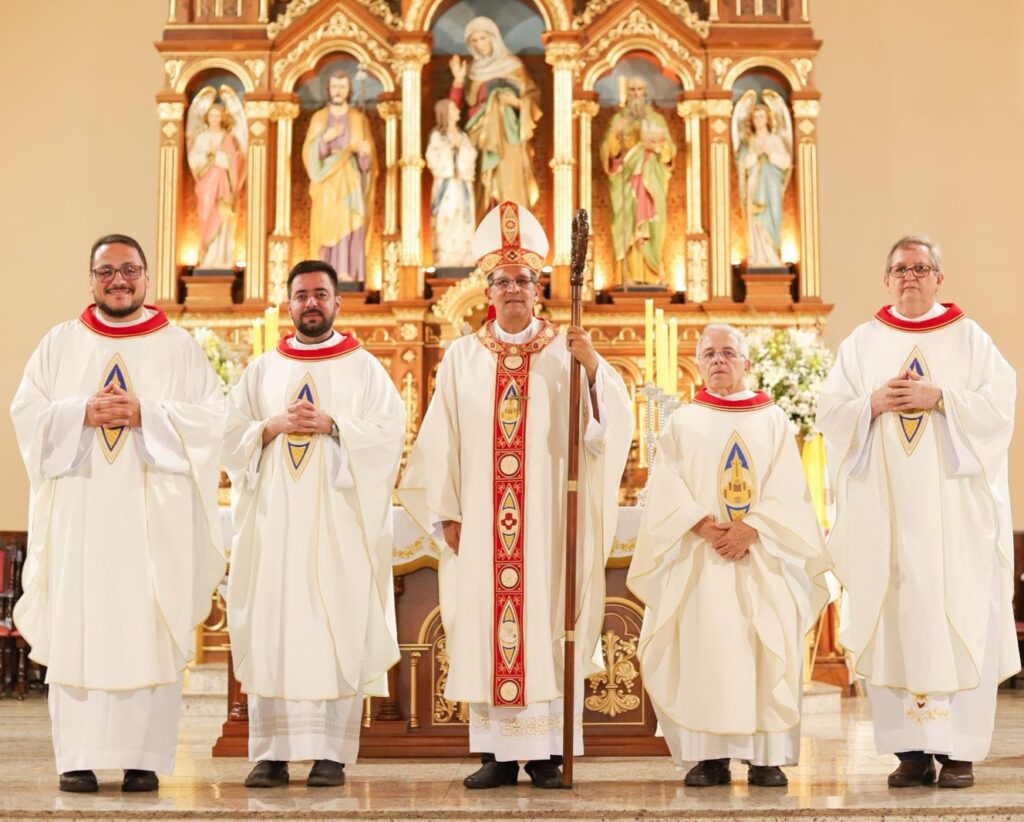Paróquia Sant’Ana celebra a Dedicação do Altar e da Igreja Matriz