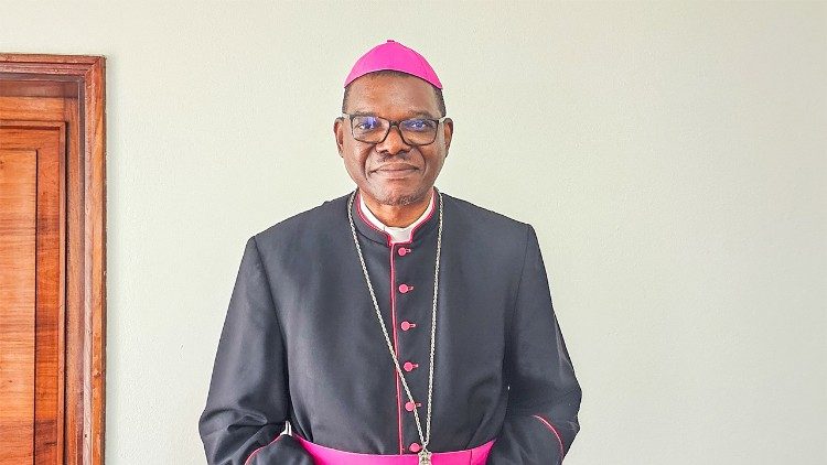 Moçambique tem uma nova Diocese: Caia. Bispo: Dom A. Constantino