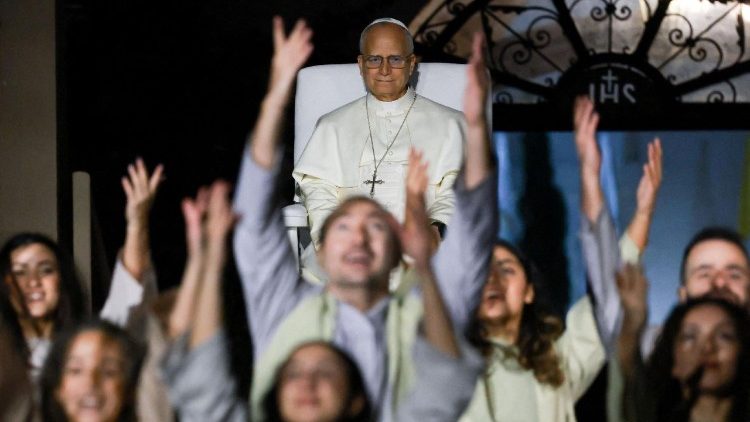 Papa Leão XIV: educar, um compromisso delicado. Acompanhar jovens com afeto