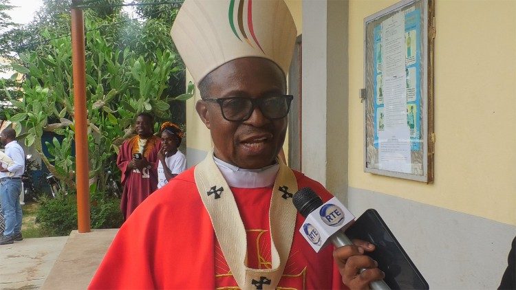 Moçambique – Bispos propõem ligação permamente com o Parlamento