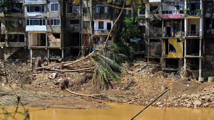 Sri Lanka: Cáritas segue no socorro aos desabrigados e cardeal pede um Natal de ‘compaixão’