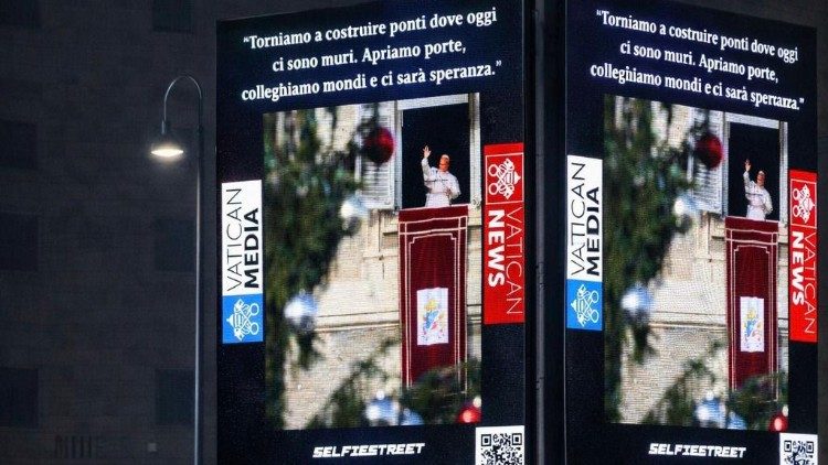 Natal: mensagens do Papa serão projetadas em telões nas proximidade do Vaticano