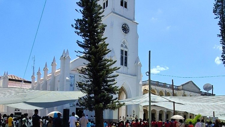 Sé Catedral da Beira celebrou neste domingo 100 anos de missão