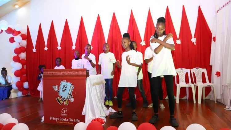 Kenya. Contos de esperança, alegria e luz no Natal das crianças