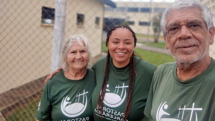 Pastoral Carcerária do Brasil leva esperança atrás das grades