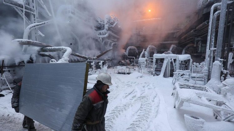 UE envia geradores para socorrer população ucraniana assolada pelo frio