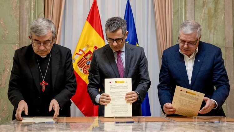Acordo entre Igreja e Governo espanhol para reparar vítimas de abusos