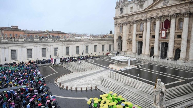 Papa às Igrejas Orientais, que celebram o Natal: o Senhor vos conceda serenidade e paz