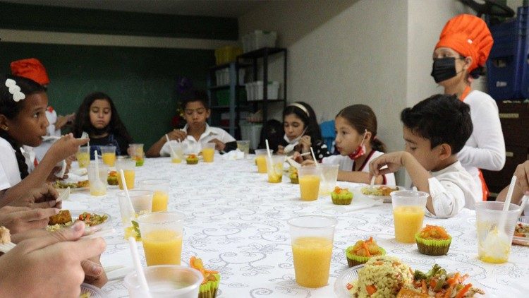 Venezuela, mensagem dos bispos: a escola deve ser um lugar de paz e justiça
